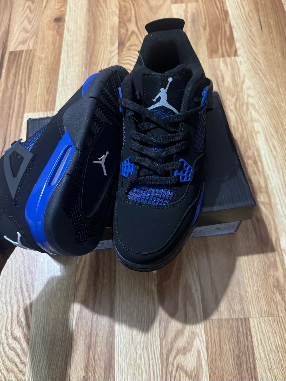 Jordan Men's Black and Royal Blue Retro Sneakers